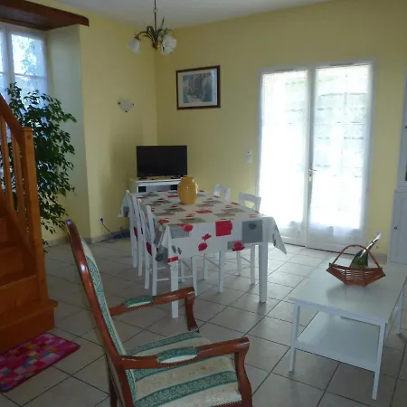 Holiday home Le Logis De Faugerit Frontenay-Rohan-Rohan